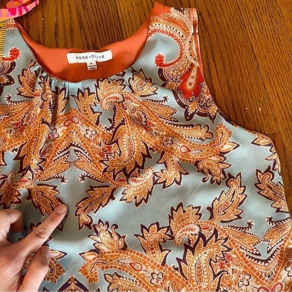 ROSE + OLIVE Orange Blue Paisley Geo Split Back Sleeveless Boho Tank Top Blouse - Picture 14 of 16